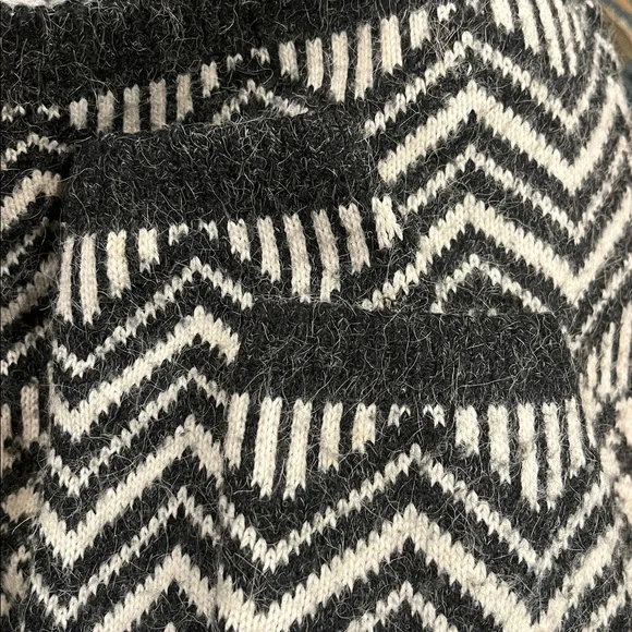 Mexx Oversized Knit Tunic Pullover Sweater Warm Angora Black White Size Small - Picture 9 of 12